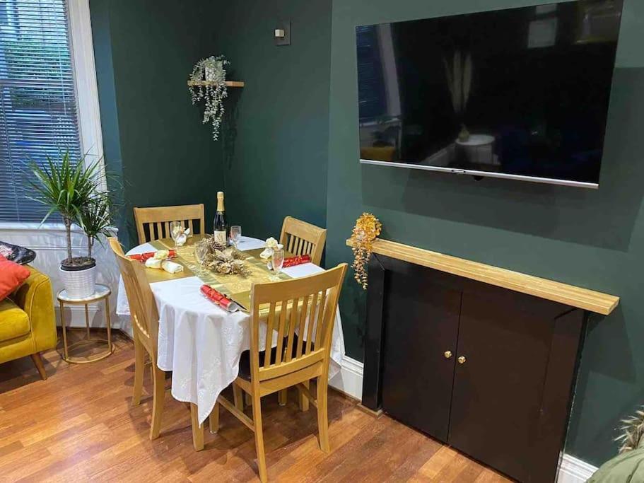 Trendy 3 Bedroom Home Close To Margate Beaches Bars Resturants 2 Night Min Stay Westgate-on-Sea Exterior photo